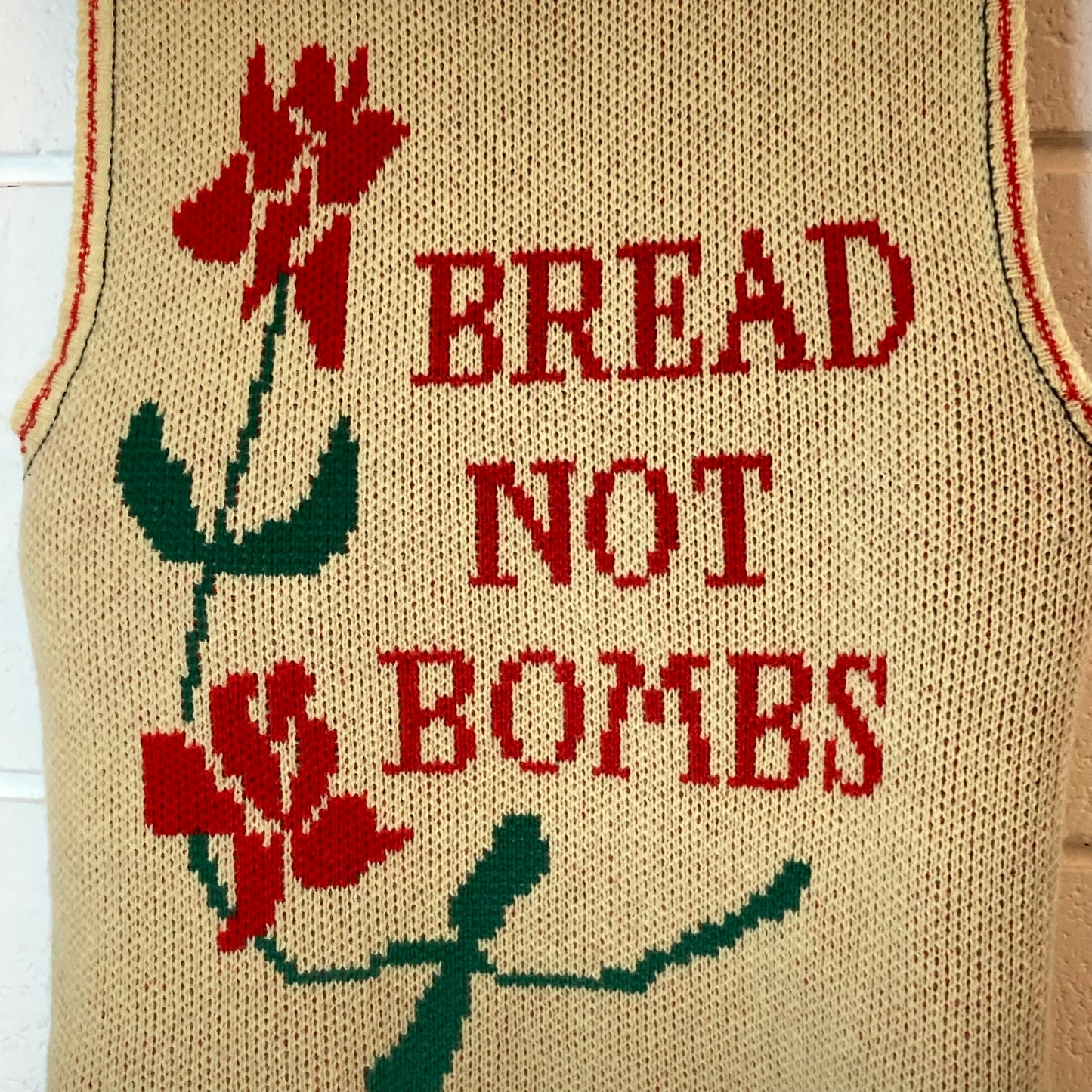 Bread Not Bombs - Tank top