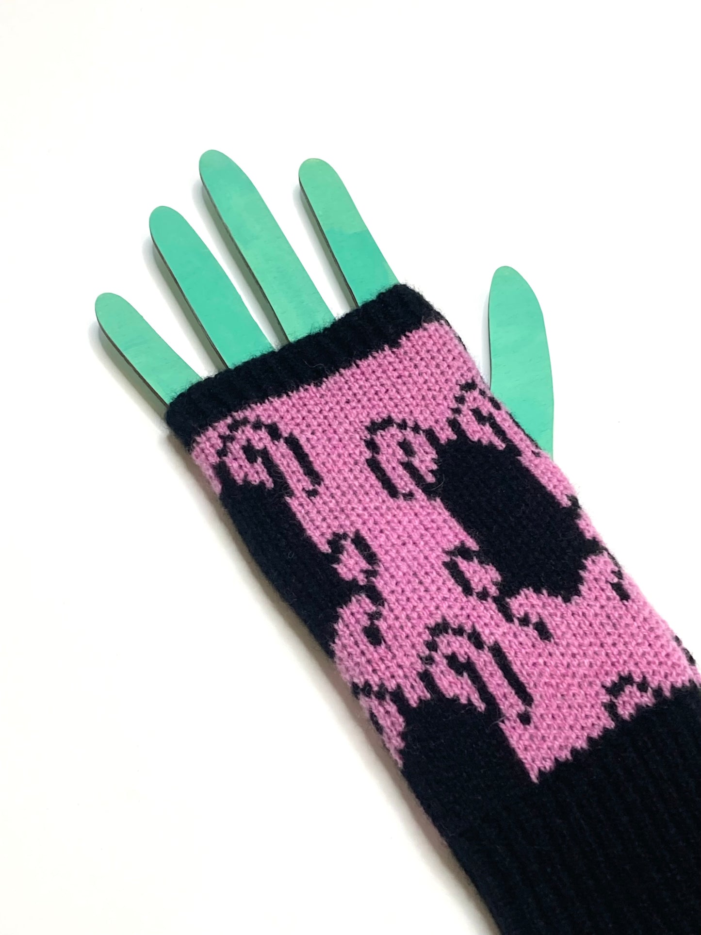 Roach wrist warmers