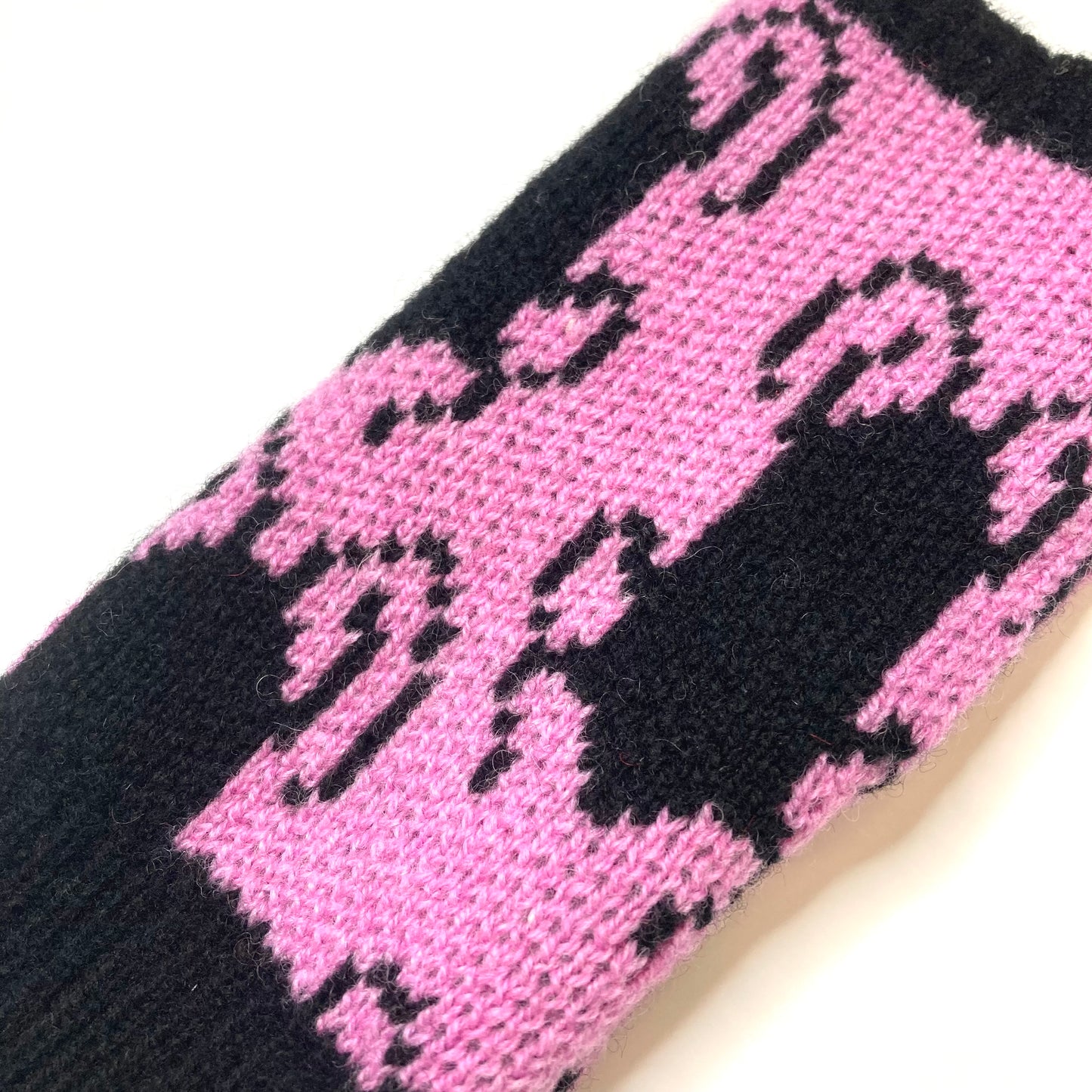 Roach wrist warmers