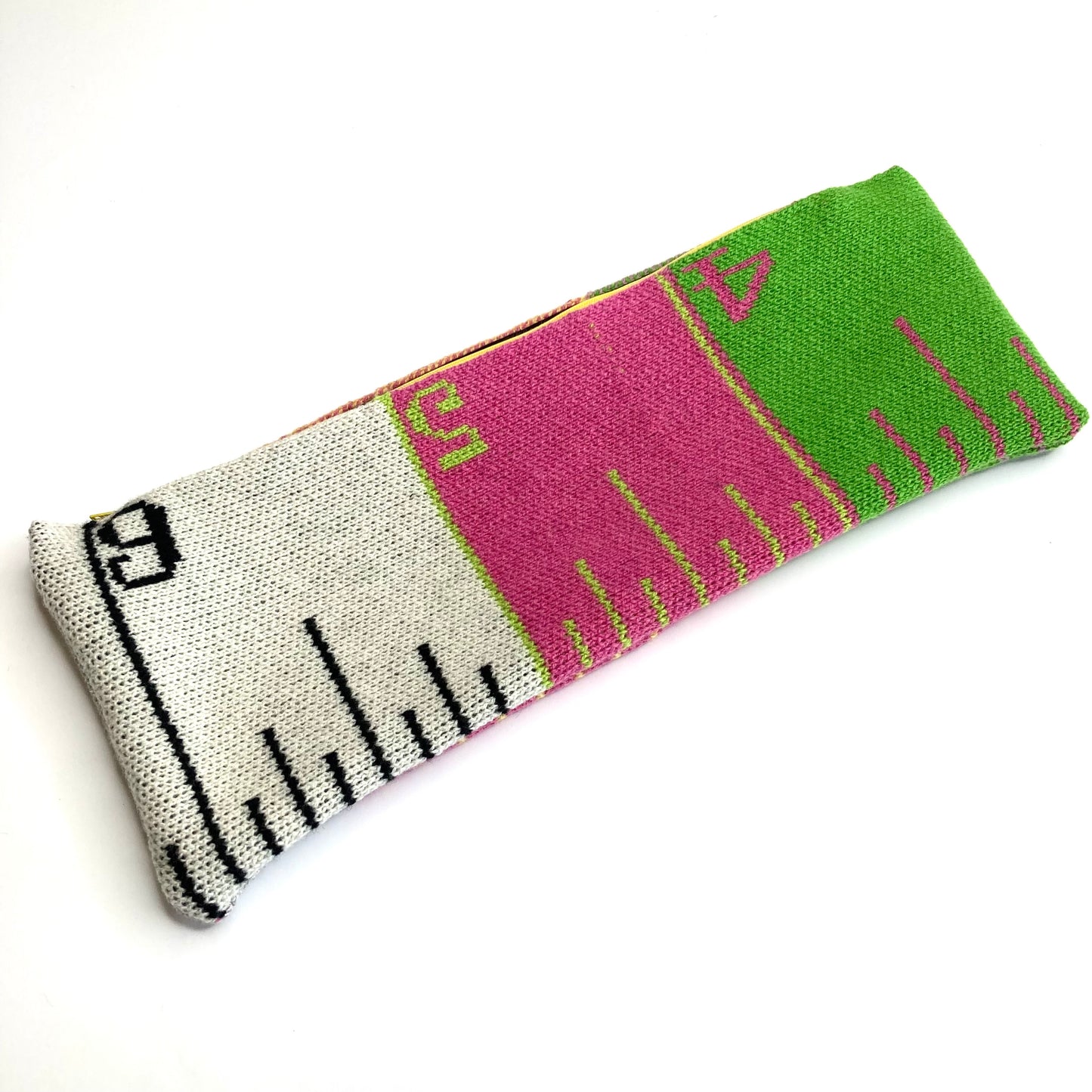 Tape measure zip pouch