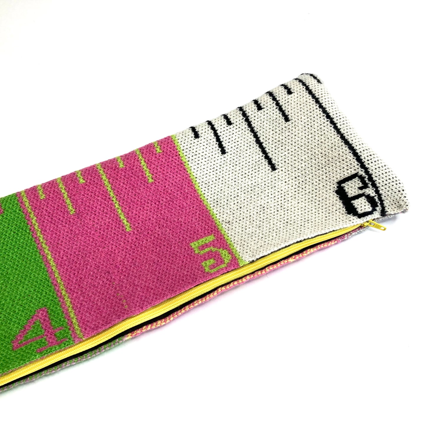 Tape measure zip pouch