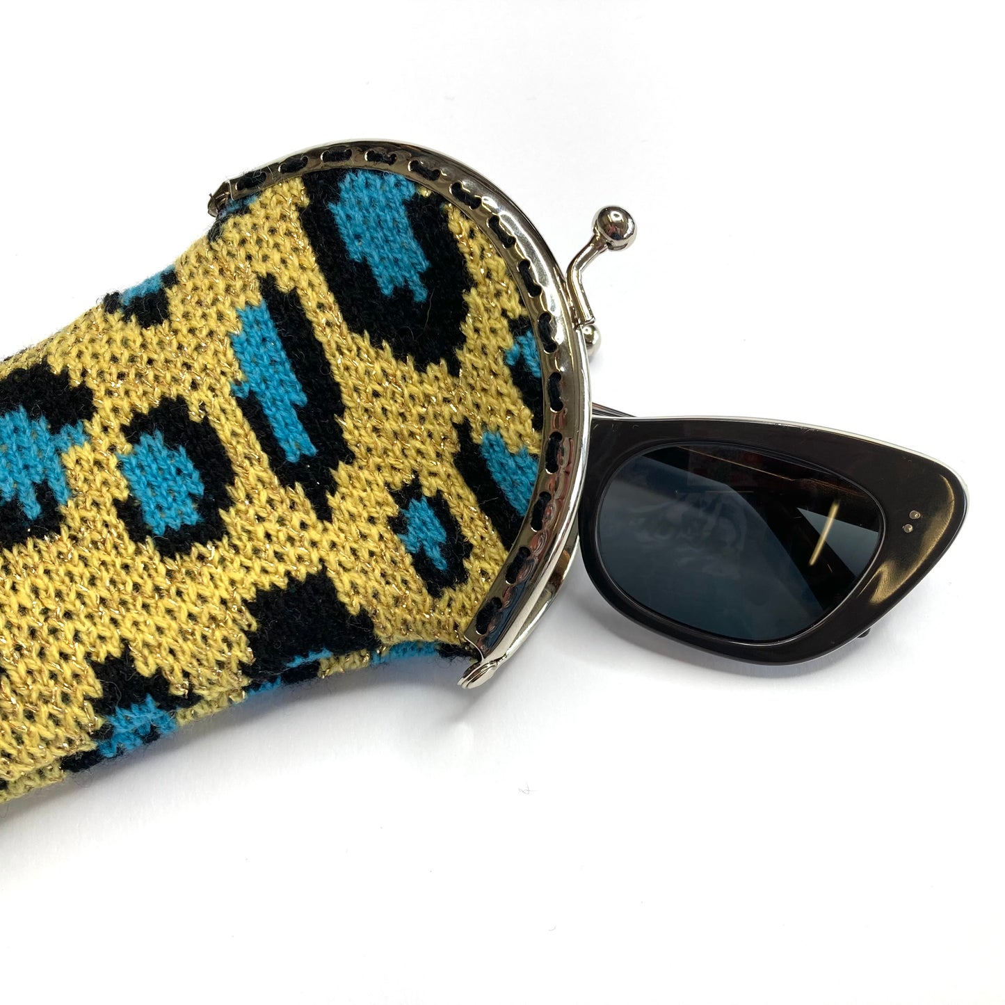 Fancy pouch (sample)